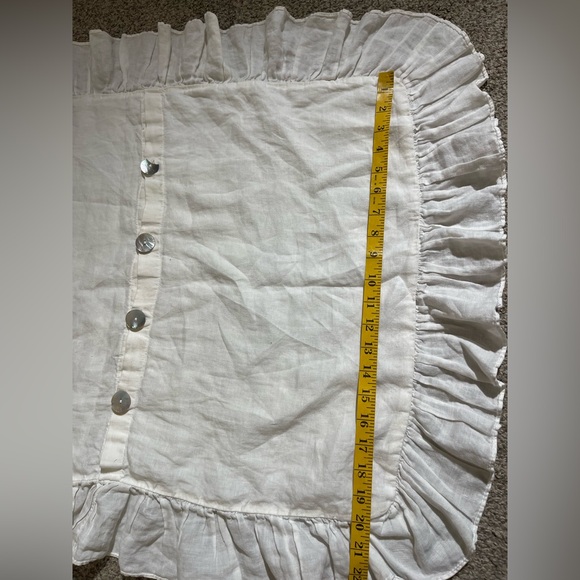 Bella Notte Elegant White Ruffled Pillowcase - Picture 3 of 8